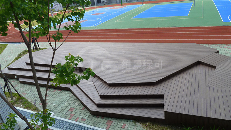 问：我可以给你的塑木装饰板涂漆或染色吗？