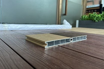 铝合金塑木地板为什么比传统地板更耐用？维景塑木详解结构优势