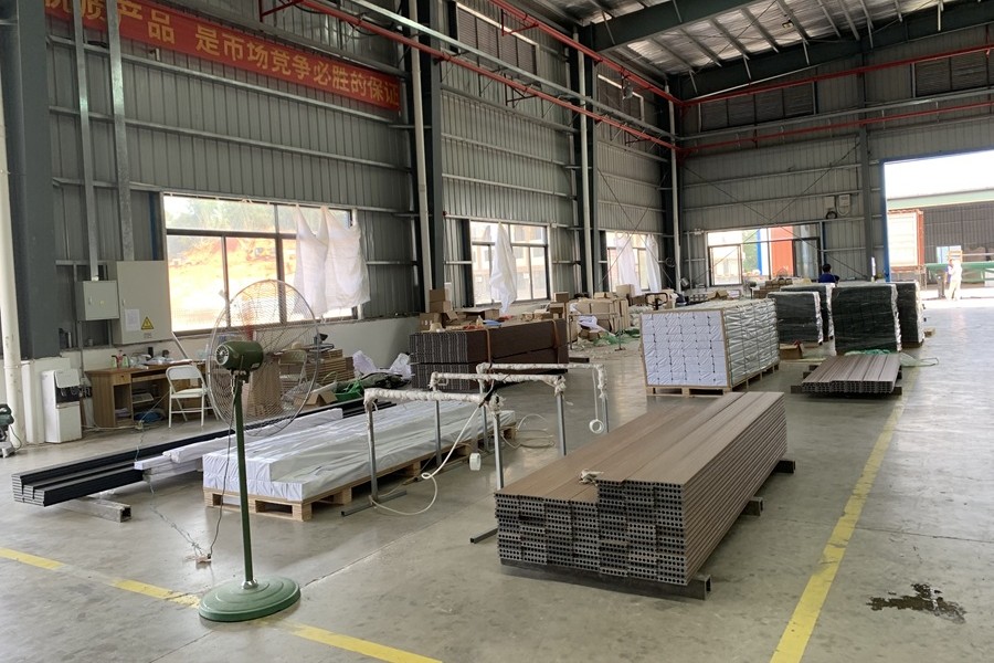 户外塑木地板源头生产厂家直供，项目越大越该这么选